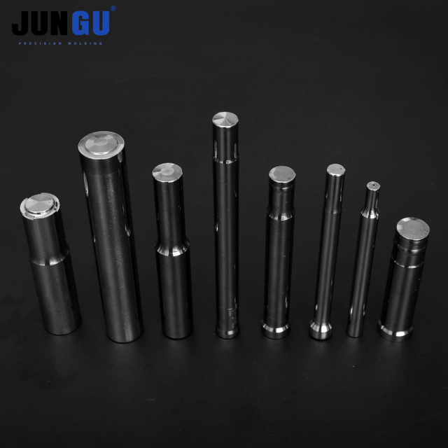 Set di punzoni per spilli in ottone di alta qualit&agrave; del produttore